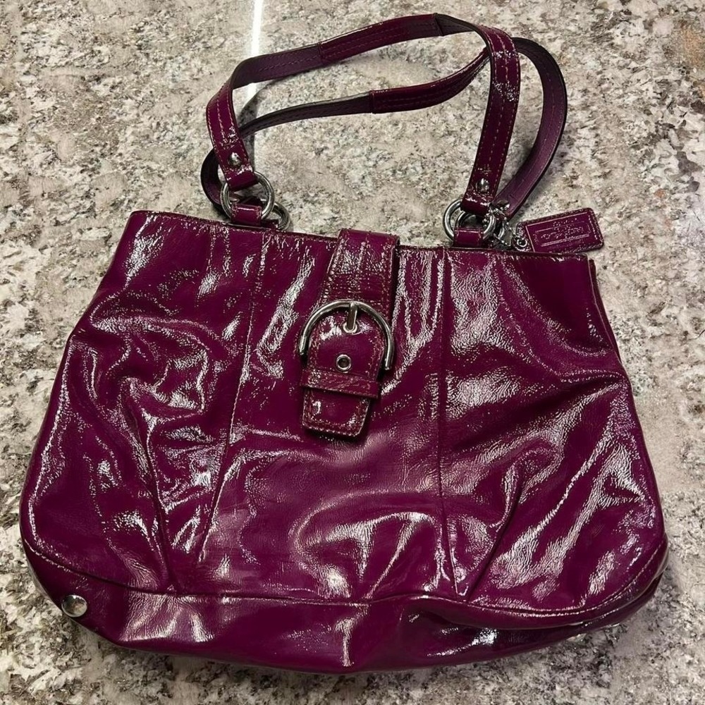 Vintage 2000s Coach F19711 Soho Plum Patent Leather Shoulder Bag